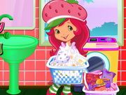 Strawberry Shortcake Washing Clothes